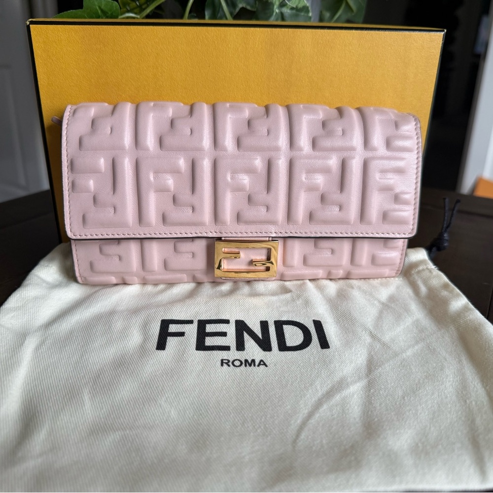 Like New Fendi Baguette Wallet Blush Pink